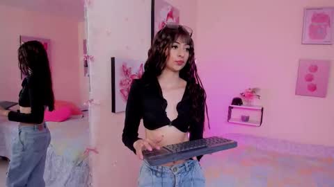 Anny cotton  online show from March 2026 07:31:01 PM