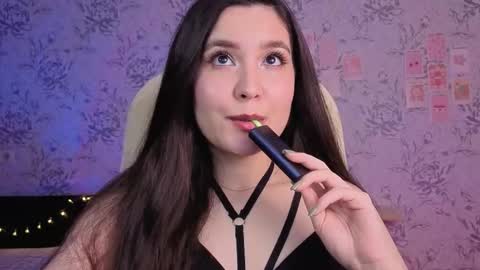 Annie online show from October 2025 03:32:02 AM