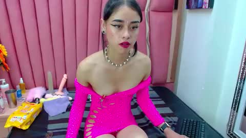 Anny online show from February 2025 07:00:01 PM