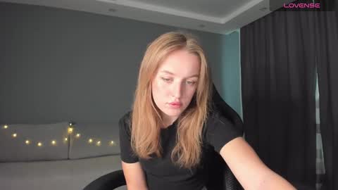 Snapshot of annyfourse chatting on December 2024 08:09:02 AM AnnyFourse online show from December 2024 08:09:02 AM
