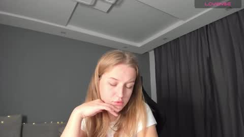 Snapshot of annyfourse chatting on December 2024 02:35:01 AM AnnyFourse online show from December 2024 02:35:01 AM