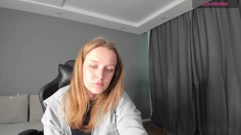 Snapshot of annyfourse chatting on December 2024 06:47:01 AM AnnyFourse online show from December 2024 06:47:01 AM