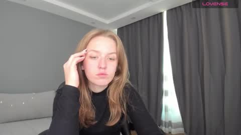 Snapshot of annyfourse chatting on December 2024 06:46:01 AM AnnyFourse online show from December 2024 06:46:01 AM