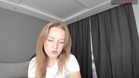 Snapshot of annyfourse chatting on December 2024 08:49:02 AM AnnyFourse online show from December 2024 08:49:02 AM
