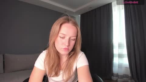 Snapshot of annyfourse chatting on December 2024 07:33:02 AM AnnyFourse online show from December 2024 07:33:02 AM