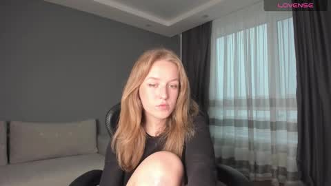 Snapshot of annyfourse chatting on December 2024 01:45:02 PM AnnyFourse online show from December 2024 01:45:02 PM