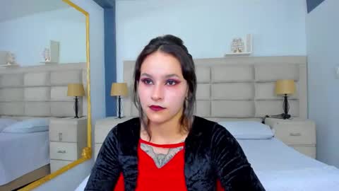AnnyT online show from September 2025 08:19:01 PM