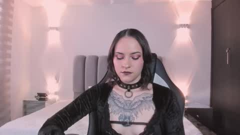 AnnyT online show from January 2026 09:28:02 PM