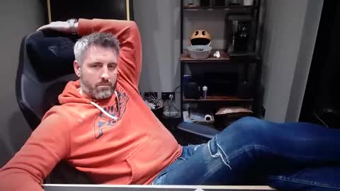 Snapshot of anonymousblokeuk chatting on December 2024 01:14:01 AM anonymousblokeuk online show from December 2024 01:14:01 AM