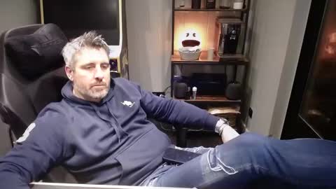 Snapshot of anonymousblokeuk chatting on December 2024 11:31:01 PM anonymousblokeuk online show from December 2024 11:31:01 PM