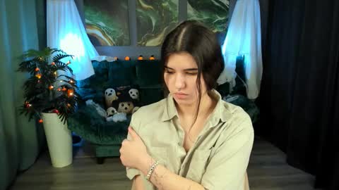 Anora online show from October 2025 06:40:02 PM