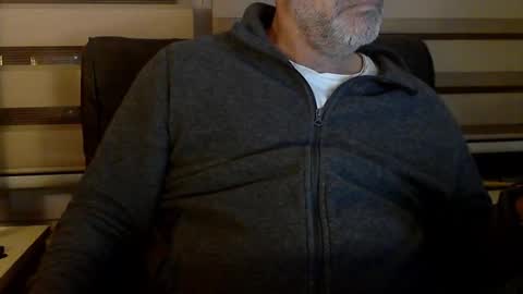 Snapshot of antheris chatting on October 2025 07:03:02 PM antheris online show from October 2025 07:03:02 PM