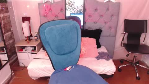 antolyh_c online show from March 2026 02:11:02 PM