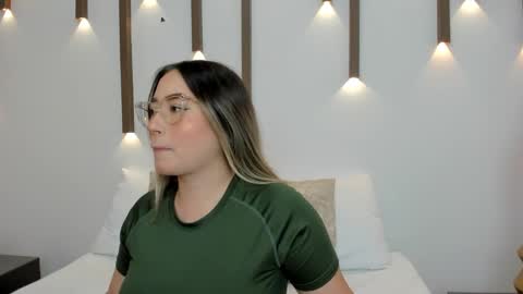 A N T O N E L L A  online show from January 2025 11:56:02 AM