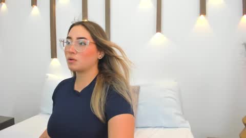 A N T O N E L L A  online show from February 2025 12:09:02 PM