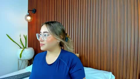 A N T O N E L L A  online show from March 2025 08:23:02 PM