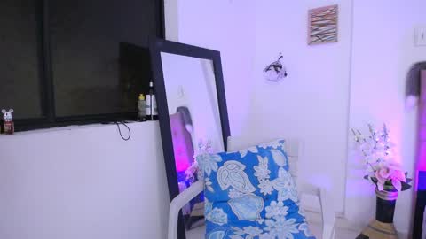 antonella online show from September 2025 05:18:01 AM