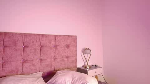 Snapshot of antonella_prada_ chatting on March 2026 03:42:02 AM antonella online show from March 2026 03:42:02 AM