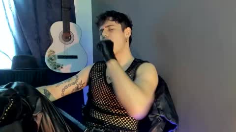 antonnello_ online show from December 2025 04:27:01 PM