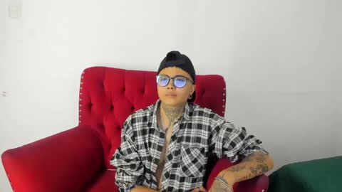 Snapshot of antony_d_ossa chatting on April 2026 04:07:01 AM antony_d_ossa online show from April 2026 04:07:01 AM