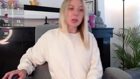 Snapshot of anttoniia chatting on November 2025 08:30:01 PM Antonia online show from November 2025 08:30:01 PM