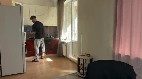 Tom online show from April 2026 08:28:02 AM