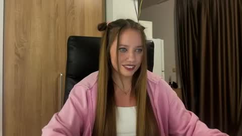 Snapshot of anuetta chatting on August 2026 05:27:01 PM Aneutta online show from August 2026 05:27:01 PM