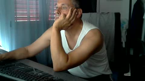 Snapshot of anukfartboy chatting on June 2026 06:03:01 PM anukfartboy online show from June 2026 06:03:01 PM