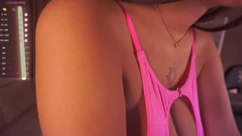  Sunday - start 0400 PM GMT -4 online show from October 2025 08:59:01 PM