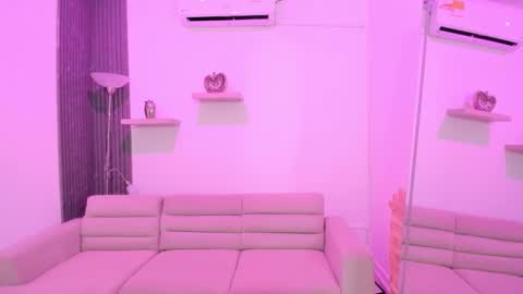 Ana online show from November 2025 05:36:02 PM