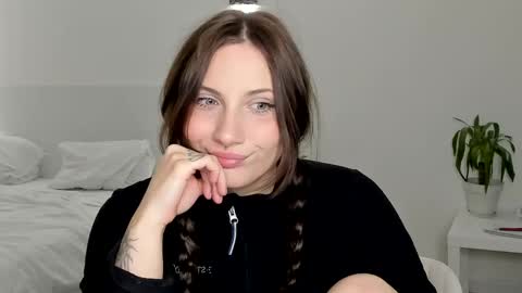 Ann online show from April 2026 07:52:01 PM