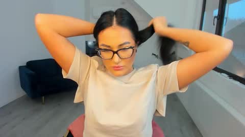 Anya online show from November 2025 05:40:02 AM