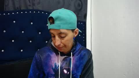 anyu online show from December 2024 07:47:01 AM