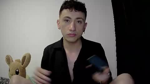 Snapshot of aogut17 chatting on June 2026 05:53:02 AM aogut17 online show from June 2026 05:53:02 AM