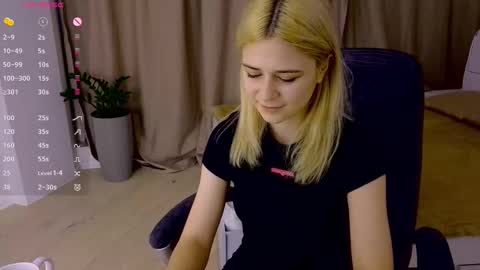 ApheliaStar online show from January 2026 05:26:01 PM