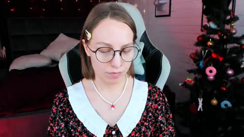 Snapshot of aphexqueen chatting on December 2024 02:16:01 PM APHEX QUEEN online show from December 2024 02:16:01 PM