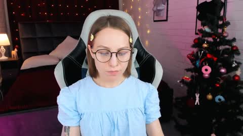 Snapshot of aphexqueen chatting on December 2024 01:10:02 PM APHEX QUEEN online show from December 2024 01:10:02 PM