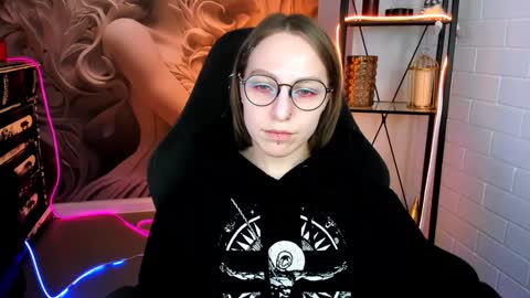 Snapshot of aphexqueen chatting on February 2025 08:19:01 PM APHEX QUEEN online show from February 2025 08:19:01 PM