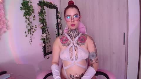 Snapshot of aphrodite__bloom chatting on April 2026 10:37:02 PM aphrodite__bloom online show from April 2026 10:37:02 PM