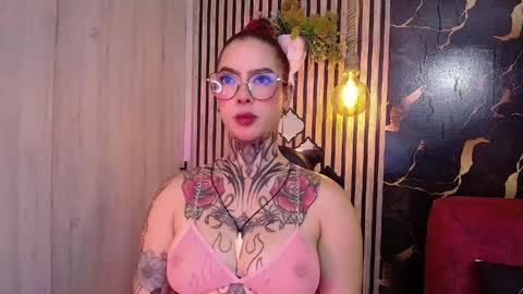 Snapshot of aphrodite__bloom chatting on May 2026 09:43:01 PM aphrodite__bloom online show from May 2026 09:43:01 PM
