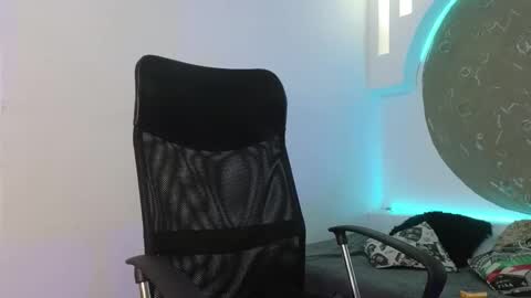 Apolo Lux  online show from February 2026 08:51:02 PM