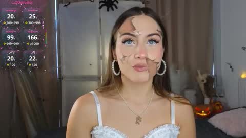 Vicki online show from October 2025 09:04:01 AM