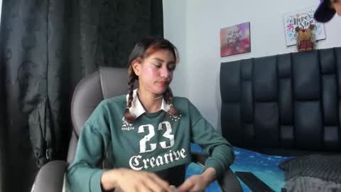 Snapshot of applehot_lr chatting on December 2025 01:05:01 PM sofi y kevin online show from December 2025 01:05:01 PM