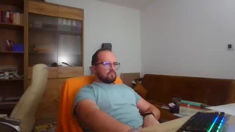 Snapshot of appleseby2 chatting on December 2024 04:10:02 AM Seb online show from December 2024 04:10:02 AM