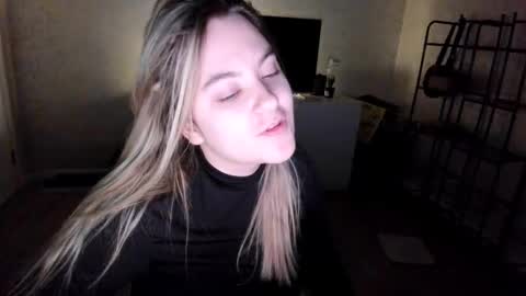 appleyummybuns online show from October 2025 12:51:01 PM