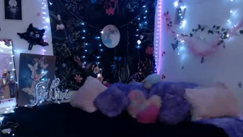 april_l6 online show from February 2026 10:02:01 PM