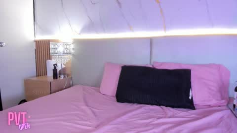 Snapshot of aprilgrey111 chatting on February 2026 08:02:01 PM aprilgrey111 online show from February 2026 08:02:01 PM