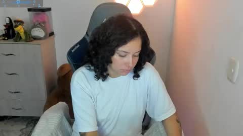 aqua emilly online show from October 2025 11:16:01 PM