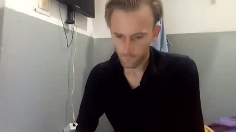 Snapshot of aquilesmade chatting on November 2025 02:17:02 PM Aquilesmade online show from November 2025 02:17:02 PM