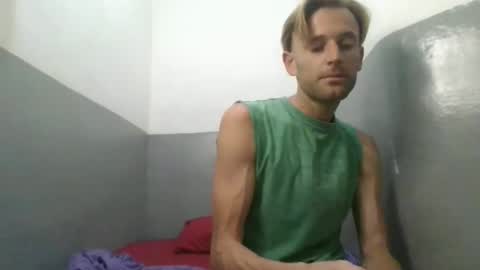 Snapshot of aquilesmade chatting on November 2025 02:59:02 PM Aquilesmade online show from November 2025 02:59:02 PM